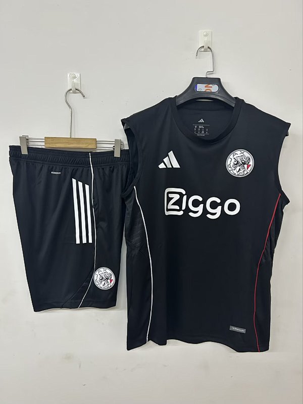 25/26 Ajax training jersey black