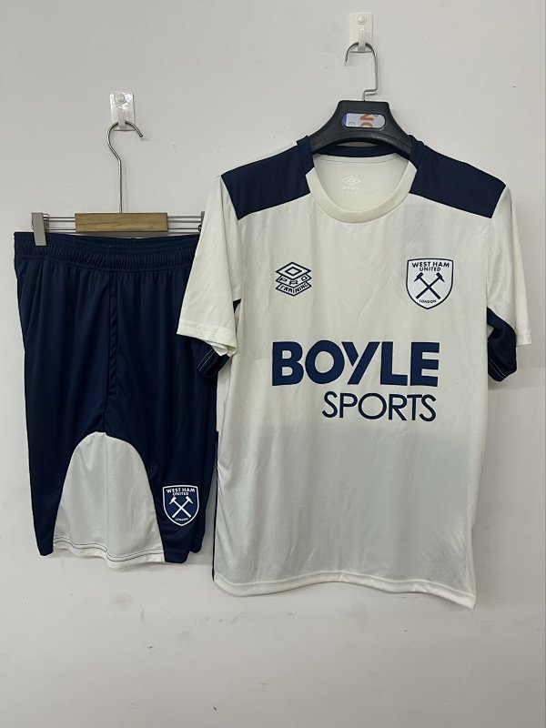 25/26 West Ham United training beige