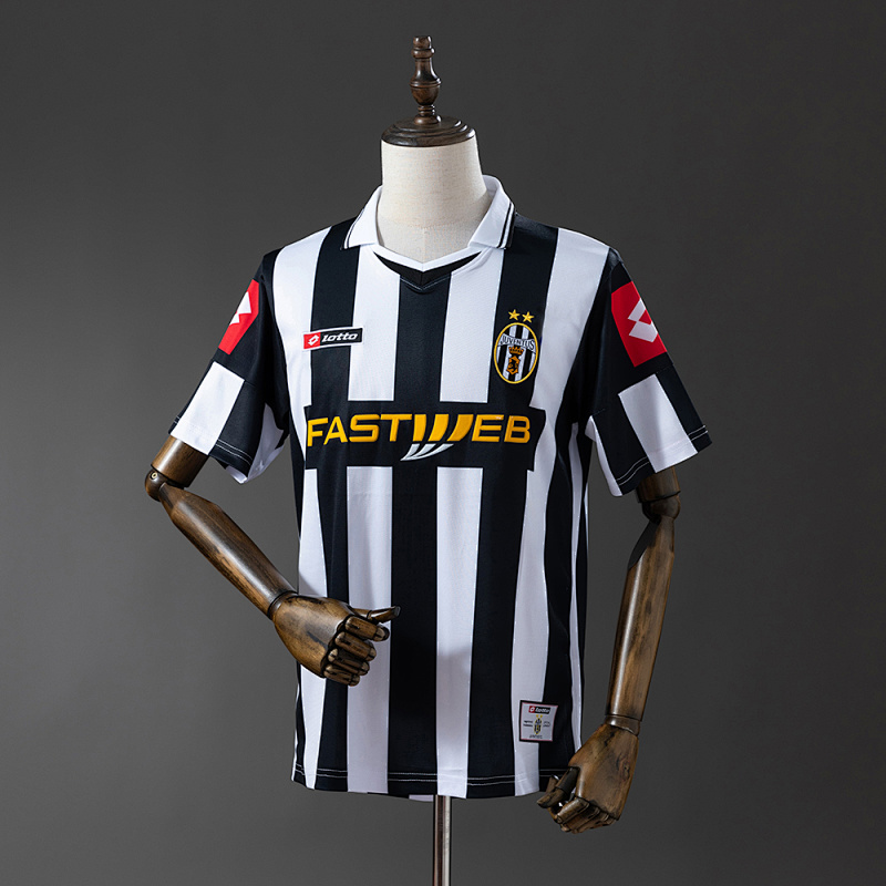 Juventus 01/02 Home Retro Jersey