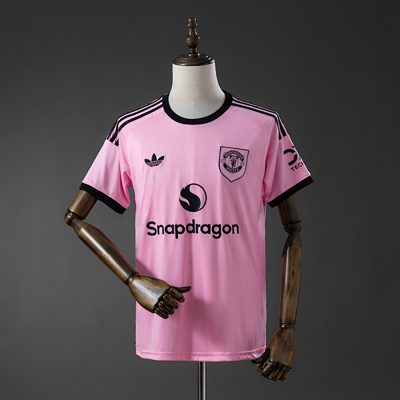 Manchester United 25/26 Third Away Goalkeeper Jersey