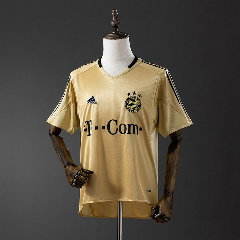 Retro 04/05 Bayern Munich away
