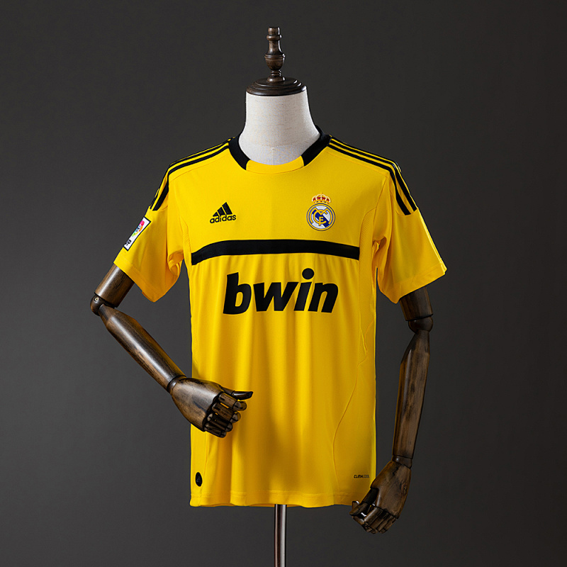 Retro Real Madrid 11/12 Goalkeeper Yellow
